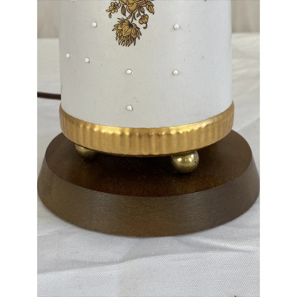 VTG Metal Tole Style Table Lamp White Gold‎ Floral 21